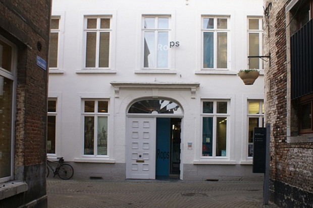 Photo de la façade du musée Félicien Rops.